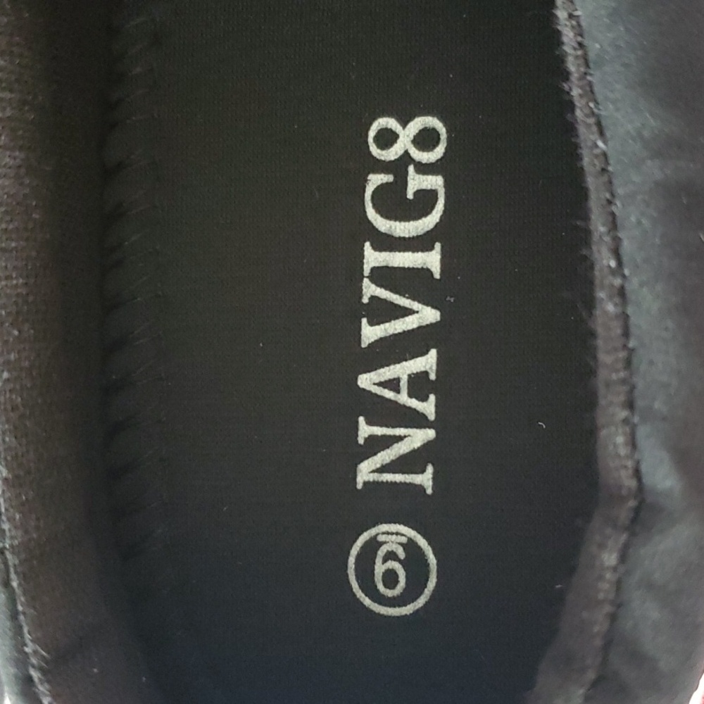 NWOT "NAVIG 8" Slip-on Sneakers Black/White Size 9 - Picture 5 of 7